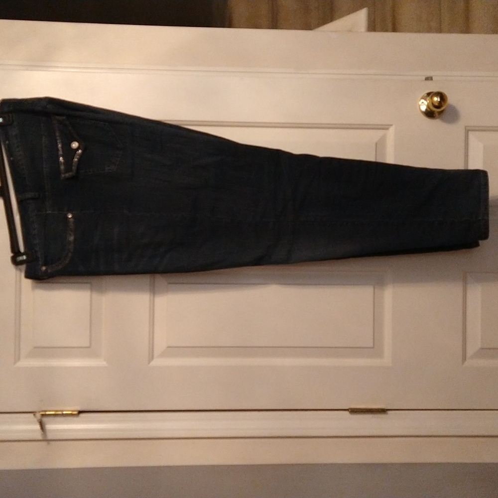 Great stylist women's plus size jeans. Great night or any day 💓